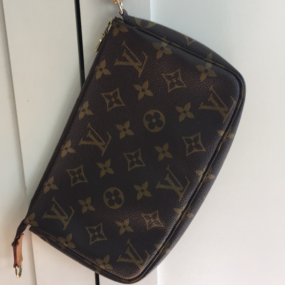 Authentic Louis Vuitton wristlet